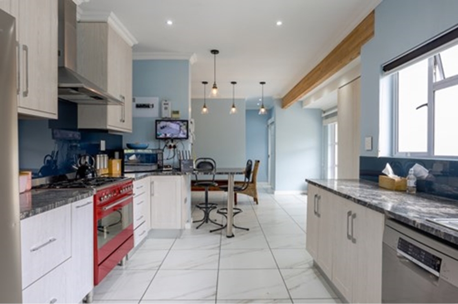 To Let 4 Bedroom Property for Rent in Monte Vista Western Cape